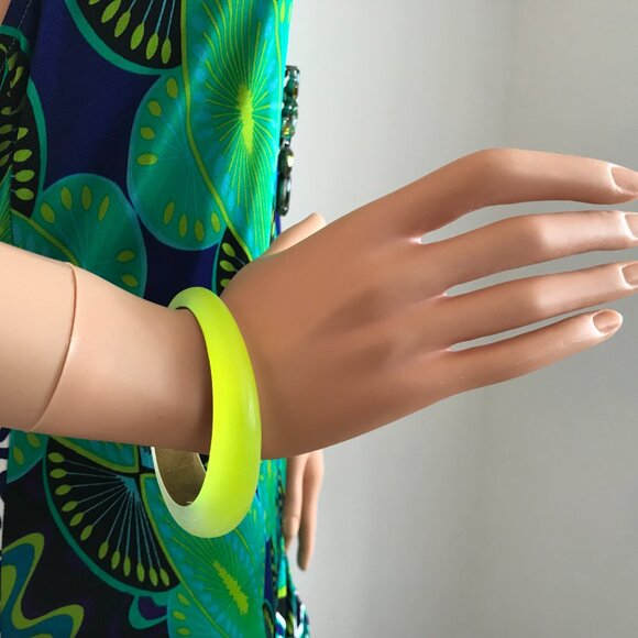 Neon Bangle - Picture 3 of 12